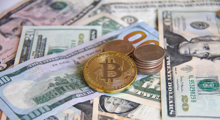 bitcoin-dolares-monedas-istock.jpg