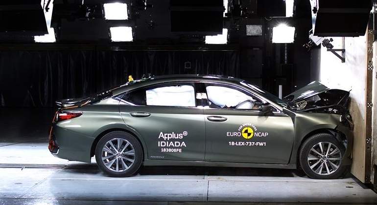 lexus-es-choque-euro-ncap-2018-01.jpg