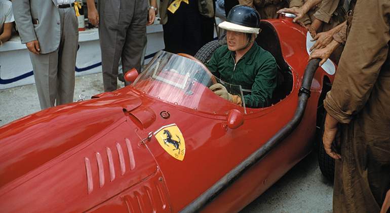 Mike-Hawthorn-Ferrari