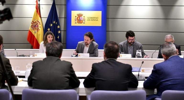 Pablo-Iglesias-Yolanda-Diaz-Agricultores.jpg