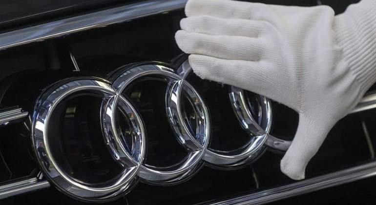 audi-logo-mano-efe.jpg
