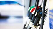 El Gobierno prepara un alza histórico a los impuestos sobre los carburantes