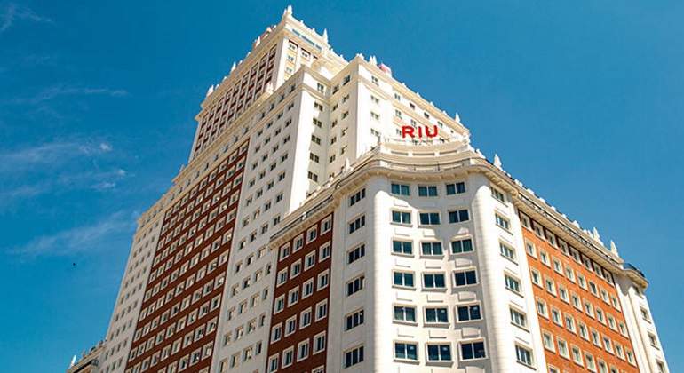 770x420-hotel-riu-plaza-espana.jpg