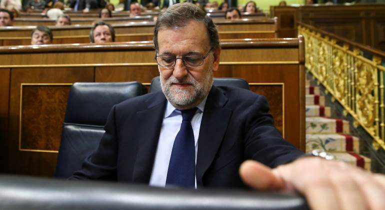 rajoy-congreso-mano.jpg