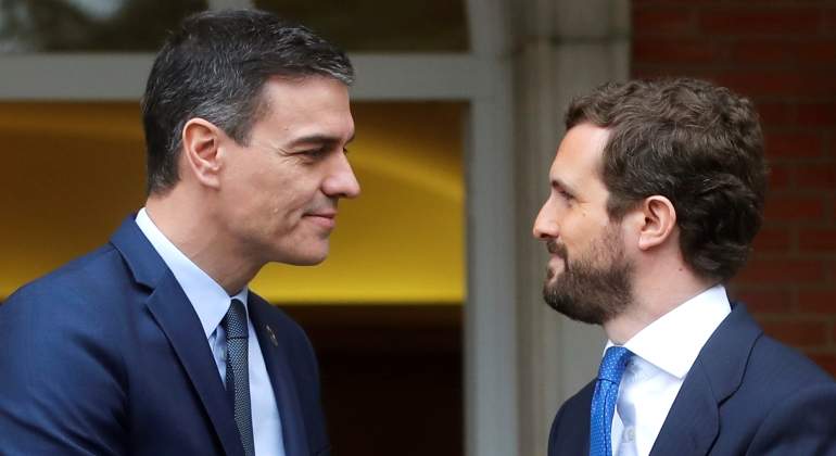 sanchez-casado-moncloa-17FEB2020-efe.jpg