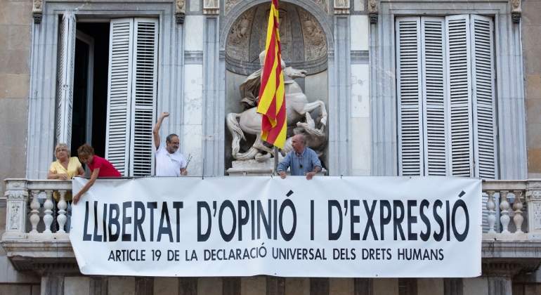 nueva-pancarta-palau-banos-llach-27sep-ep.jpg