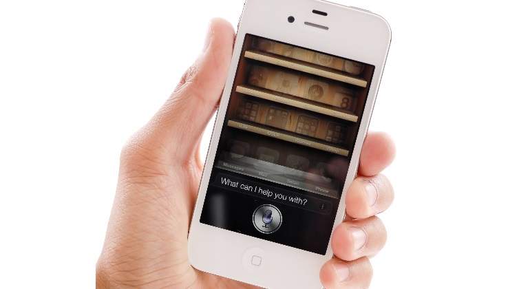 iPhone-siri-mano-dreamstime.jpg
