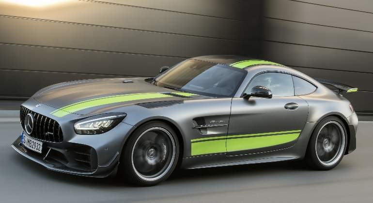 Mercedes-AMG-GT-R-PRO-2018-01.jpg