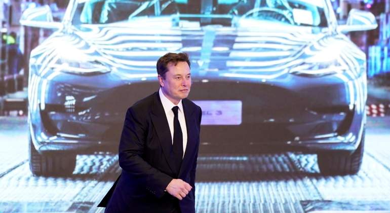 musk-tesla-pantalla-reuters.jpg