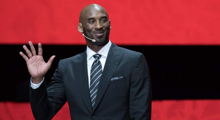 kobe-bryant-traje-efe.jpg