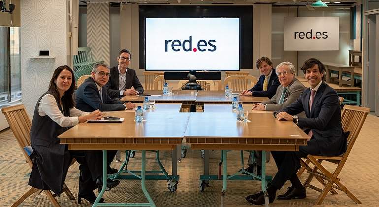 770-x-420-Firma-del-Convenio-de-Red_es-con-los-Registradores-para-facilitar-el-Kit-Digital-EE.jpg