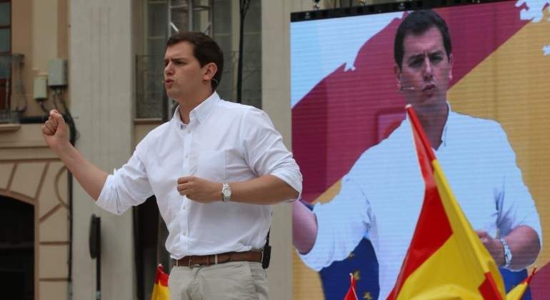 rivera-mitin-plataforma-europa.jpg
