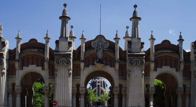 cementerio-almudena-commons.jpg