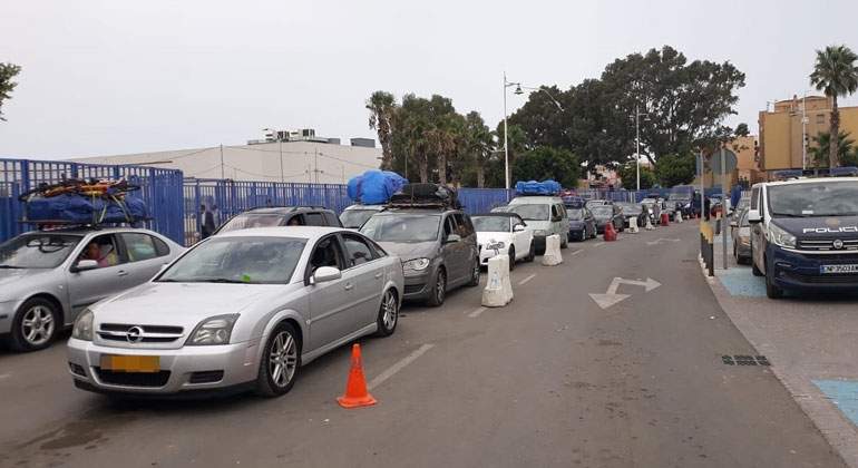 EuropaPress_2322305_coches_frontera_melilla.jpg