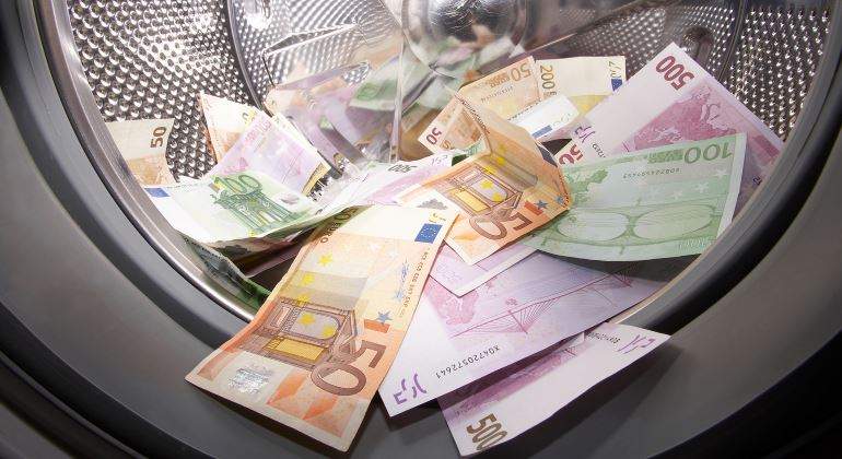 dinero-euros-lavadora-evasion-770-dreamstime.jpg