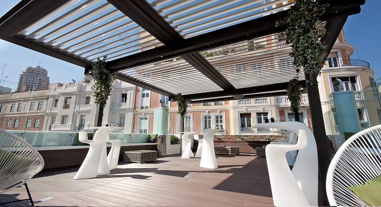 Terraza-Dia-Pergola-Abierta.jpg