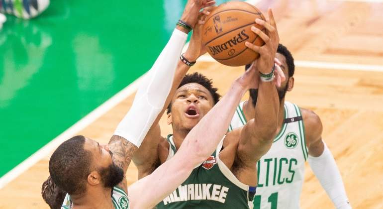 anteto-playoffs-boston-efe.jpg
