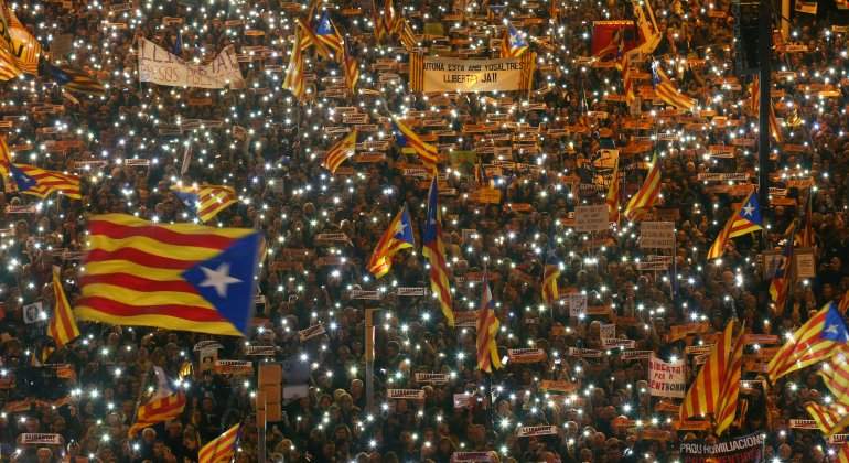 barcelona-mani-presos-luces-efe.jpg