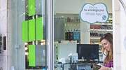 Sanidad prohíbe a las farmacias vender medicamentos por WhatsApp