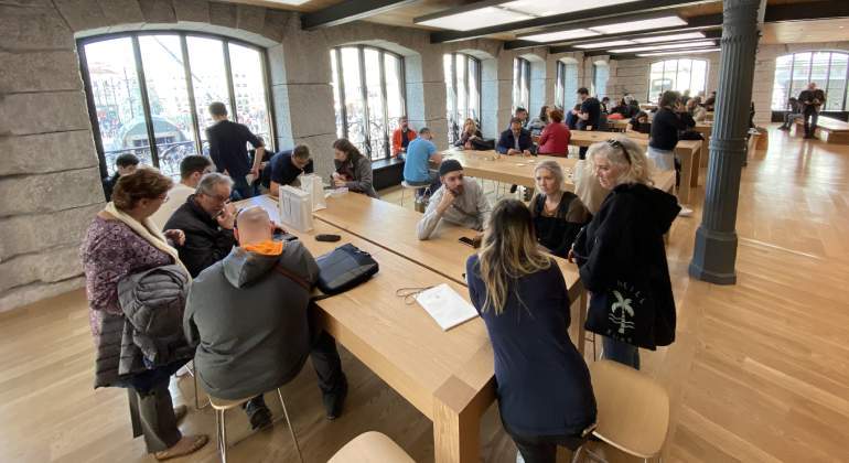 apple-store-2.jpg