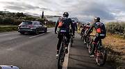 Esta es la nueva forma legal y segura de adelantar a un ciclista en carretera: multas por no cumplirlo