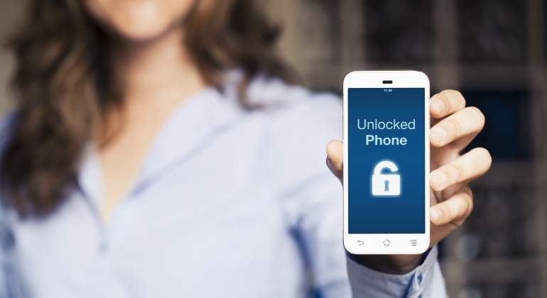 movil-bloqueado-codigo-imei-dreamstime.jpg