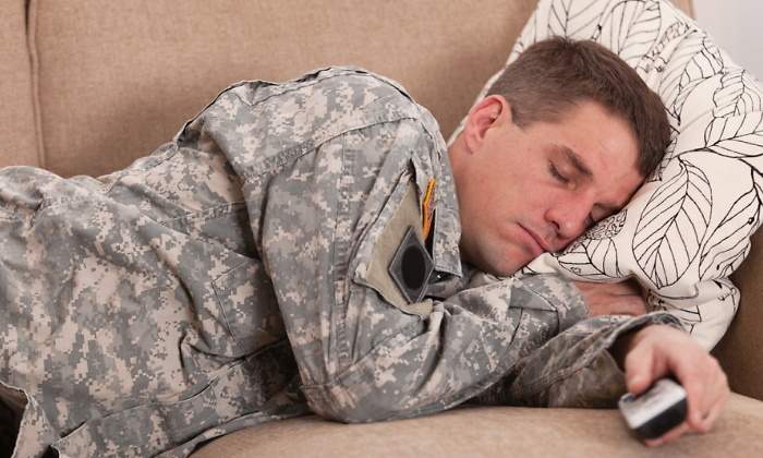 militar-duerme.jpg