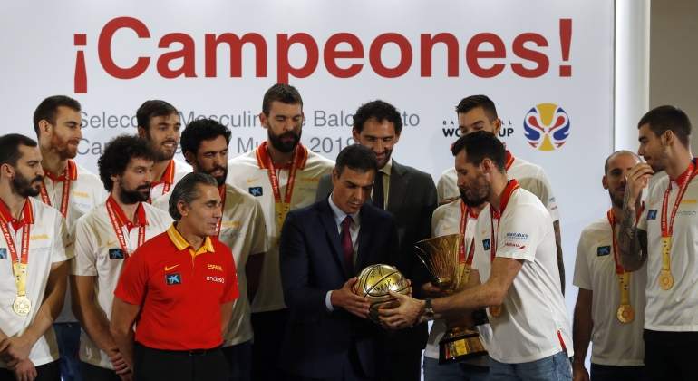 pedro-sanchez-seleccion-baloncesto-campeona-2019-cordonpress.jpg