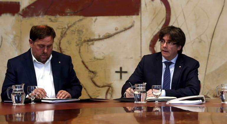 junqueras-puigdemont-mayo2017-efe.jpg