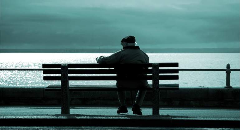 abuelo-banco-dreamstime.jpg