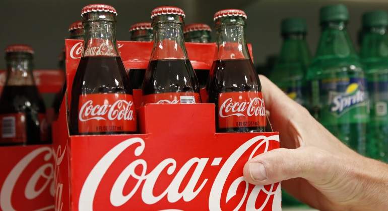 coca-cola-logo-botellas-reuters.jpg