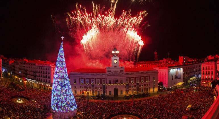 Puerta-sol-2018-Campanadas-nochevieja-efe.jpg