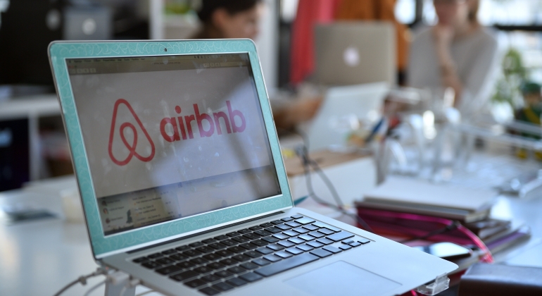 airbnb-getty-770.jpg