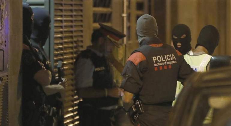 operativo-mossos-esquadra-efe.jpg
