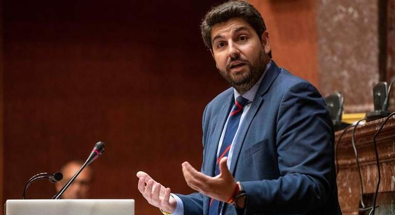 lopez-miras-investidura-murcia-efe.jpg