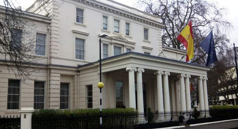 embajada