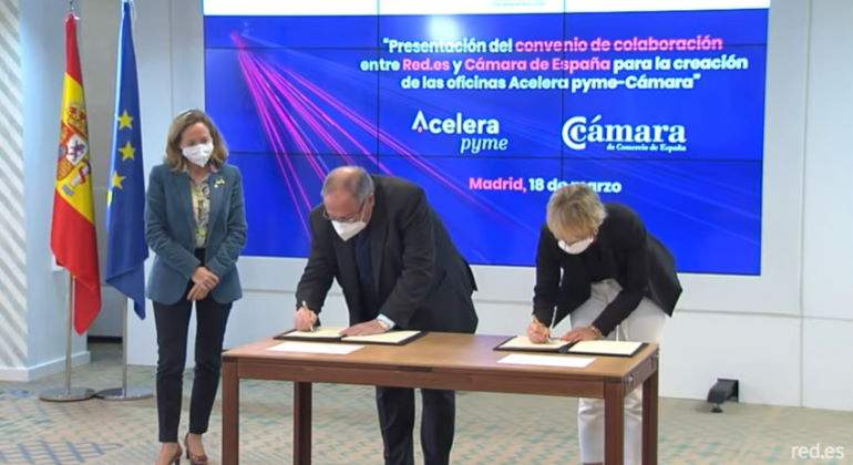 firma-convenio-camara-redes-770.jpg