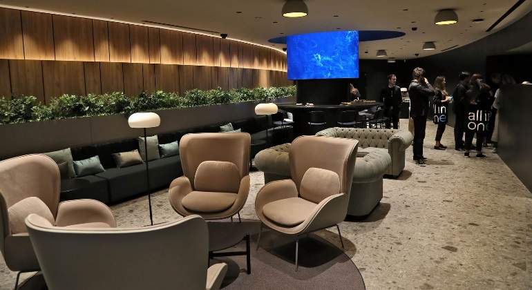 megaoficina-caixabank-barcelona-luis-moreno-770x420.jpg