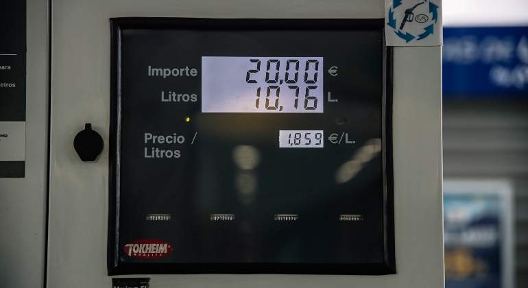 EuropaPress_4331593_precio_gasolina_gasolinera_poligono_barral_21_marzo_2022_san_fernando-1.jpg