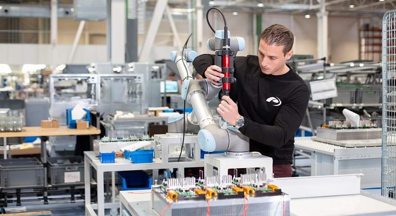 Fabrica-Power-Electronics.jpg