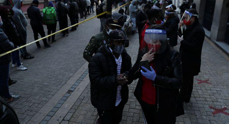 afp-retiro-gente-reuters.png