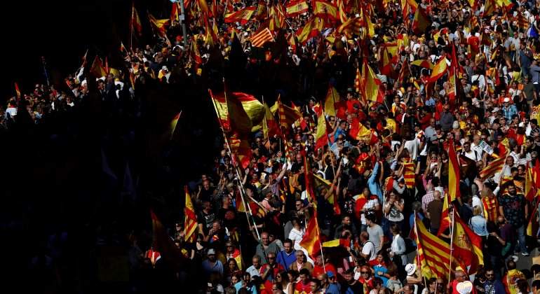 manifestacion-barcelona-contra-independencia-reuters.jpg