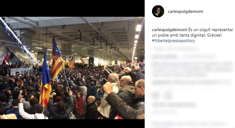 Puigdemont-homenaje-AVE-Instagram.jpg