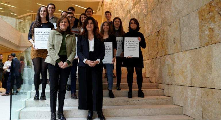 PREMIADOS-CUARTA-EDICIoN-TALENTO-oPTICO-UNIVERSITARIO-defini.jpg