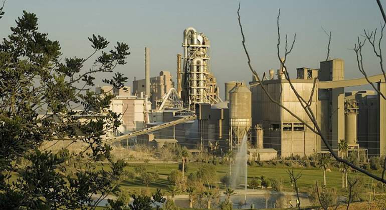 Vista de la planta de Cemex en Buol