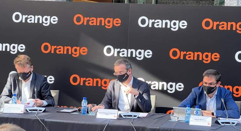 orange-rueda-prensa-1.jpg