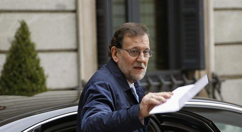 rajoy-coche-congreso-14dic2016-efe.jpg