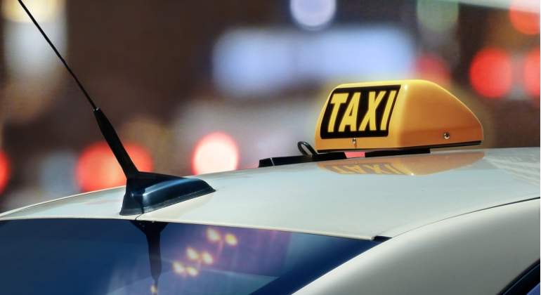 taxi--dreamstme.jpg