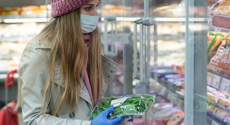 Compras-con-mascarilla-iStock.jpg