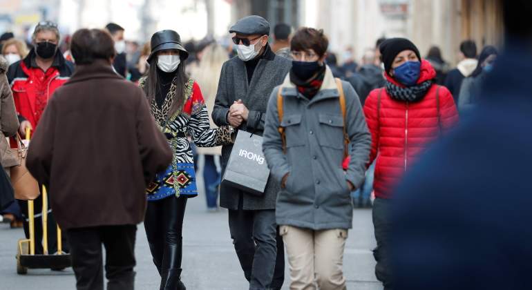 mascarillas-calle-roma-reuters.jpg